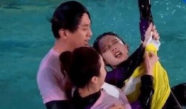 邓超爆料众人睡姿视频,谁是最“自然”睡姿达人？